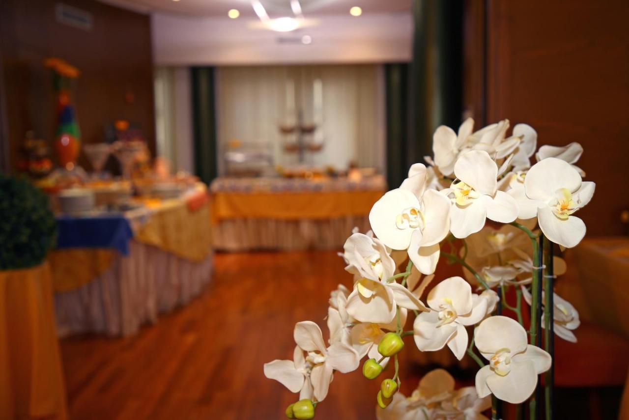 Hr Hotel Monfalcone Eksteriør bilde
