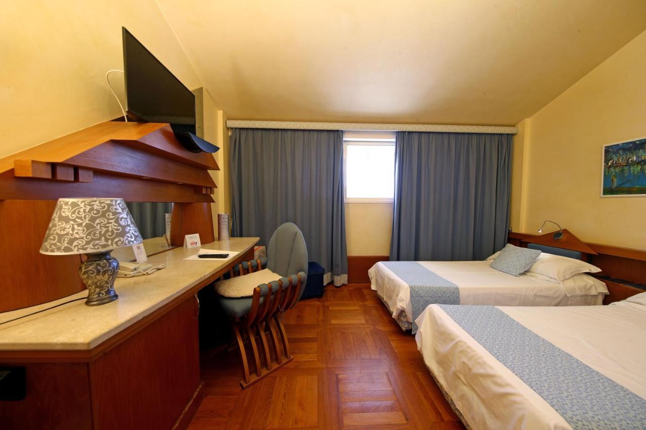 Hr Hotel Monfalcone Eksteriør bilde