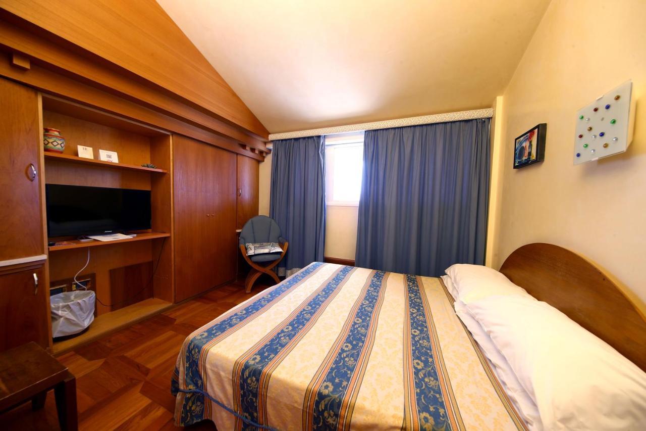 Hr Hotel Monfalcone Eksteriør bilde