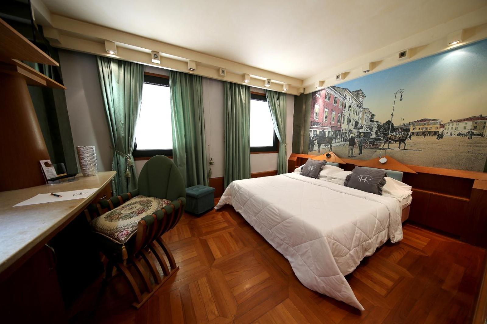 Hr Hotel Monfalcone Eksteriør bilde