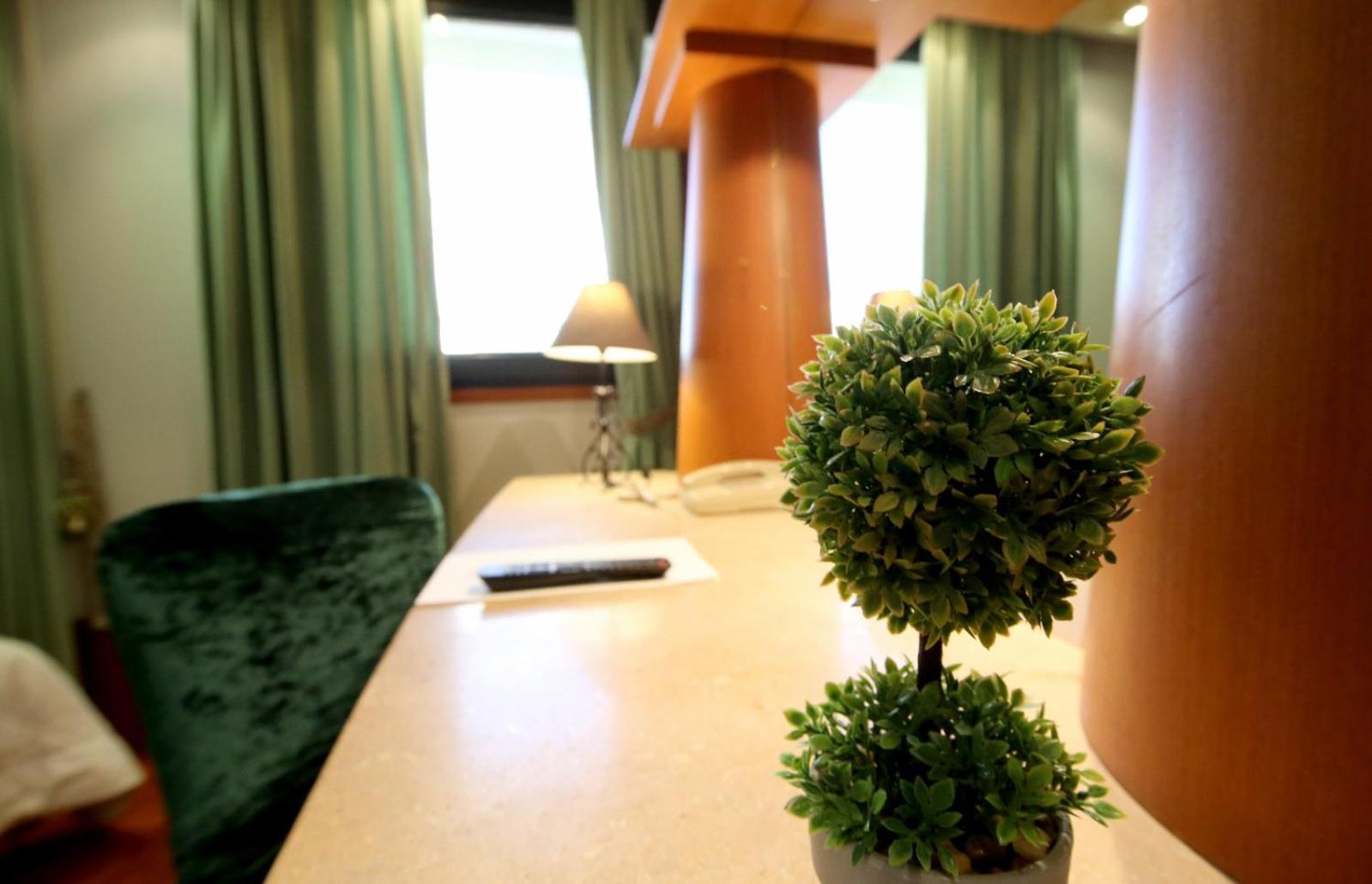 Hr Hotel Monfalcone Eksteriør bilde