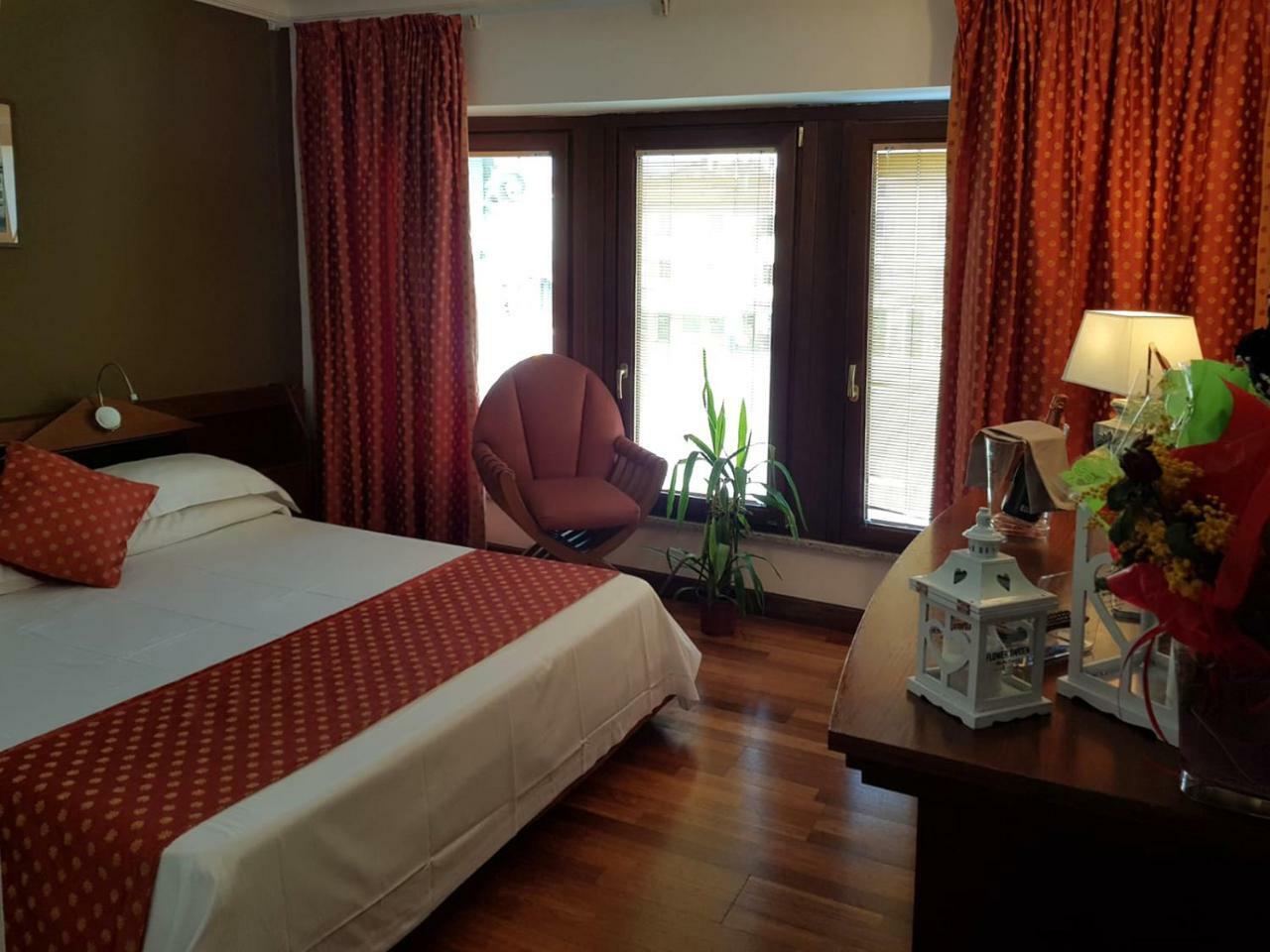 Hr Hotel Monfalcone Eksteriør bilde